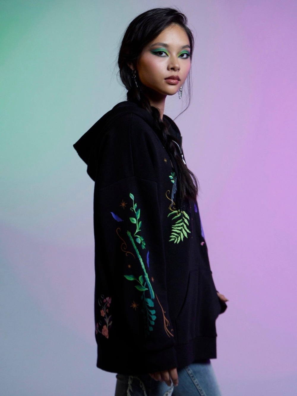 Her Universe Wicked Elphaba & Glinda Duo Embroidered Girls Hoodie - Picture 9 of 12